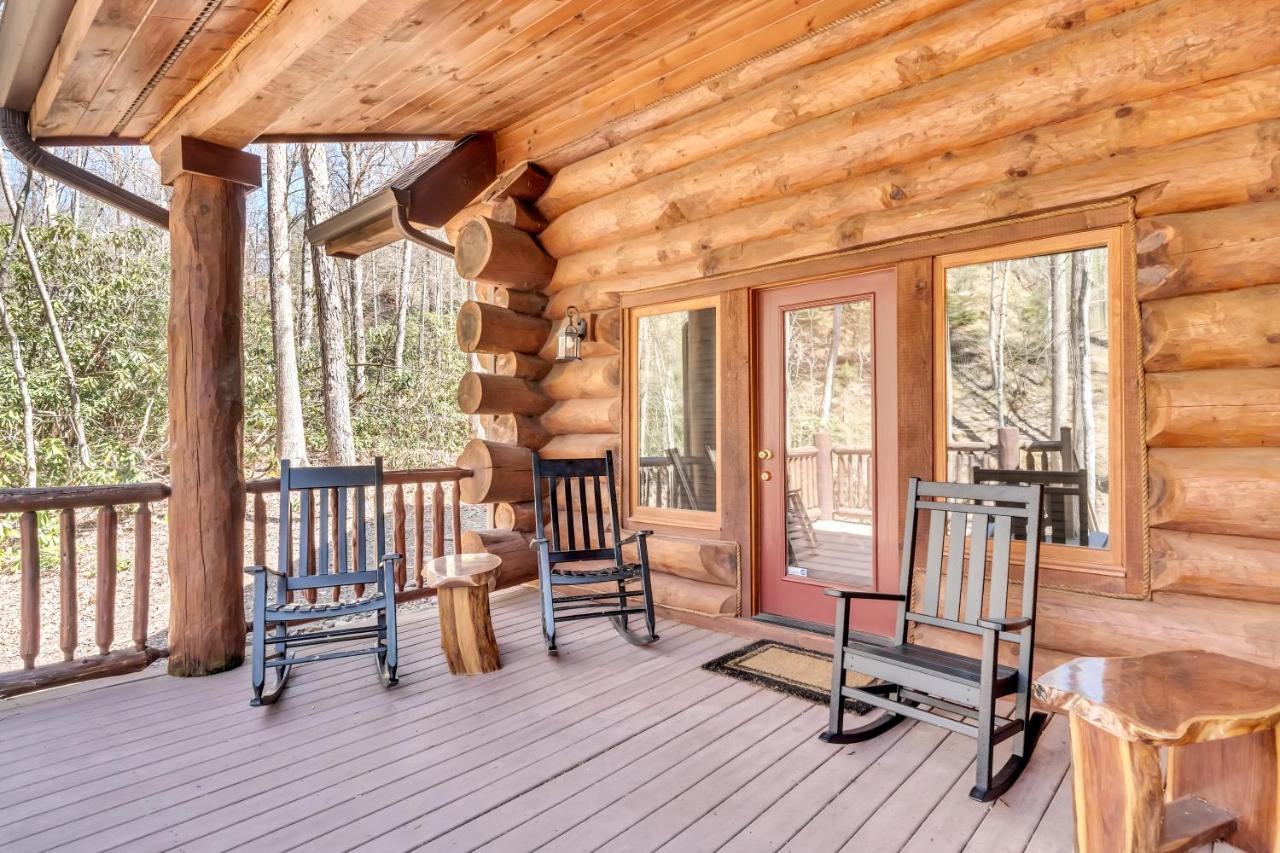 Holiday home Rippling Stream, Hot Tub, Pool Table, Wifi, 1089 Free Tickets Each Paid Day, Dollywood And Gatlinburg
