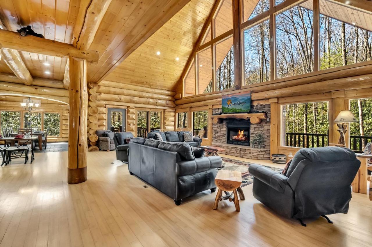 Rippling Stream, Hot Tub, Pool Table, Wifi, 1089 Free Tickets Each Paid Day, Dollywood And Gatlinburg