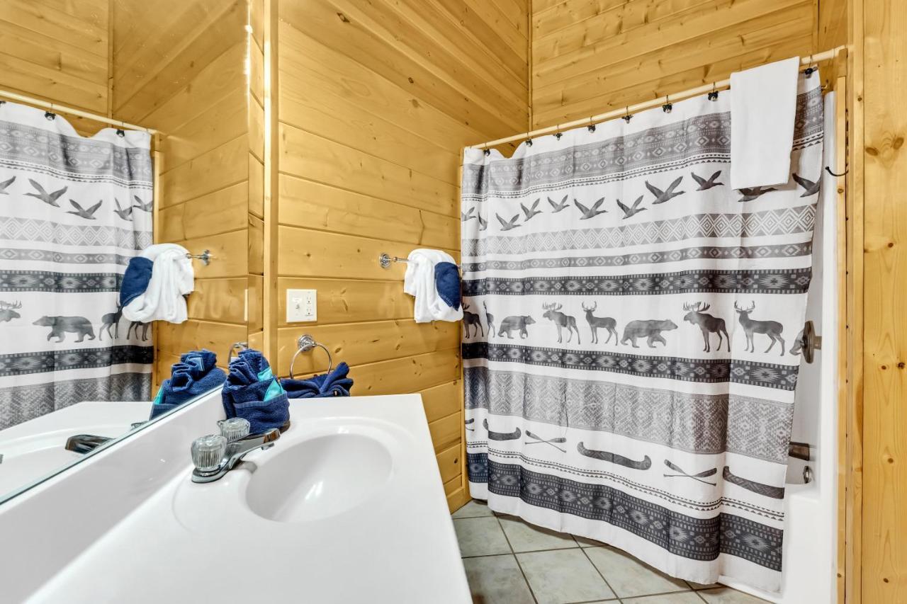 Rippling Stream, Hot Tub, Pool Table, Wifi, 1089 Free Tickets Each Paid Day, Dollywood And * Gatlinburg