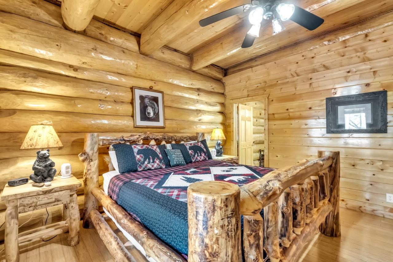 Holiday home Rippling Stream, Hot Tub, Pool Table, Wifi, 1089 Free Tickets Each Paid Day, Dollywood And *