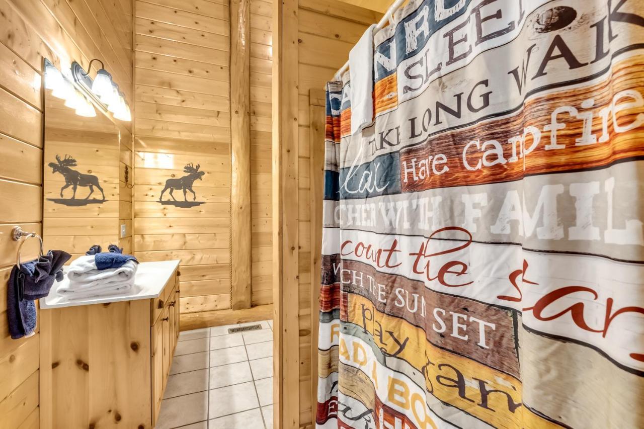 Rippling Stream, Hot Tub, Pool Table, Wifi, 1089 Free Tickets Each Paid Day, Dollywood And *