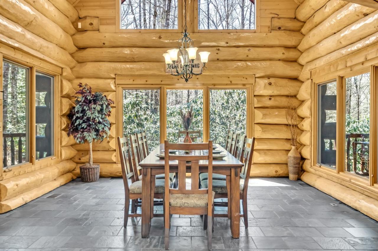 Rippling Stream, Hot Tub, Pool Table, Wifi, 1089 Free Tickets Each Paid Day, Dollywood And Holiday home *
