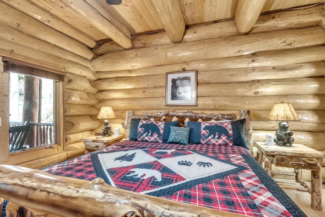Rippling Stream, Hot Tub, Pool Table, Wifi, 1089 Free Tickets Each Paid Day, Dollywood And Holiday home *
