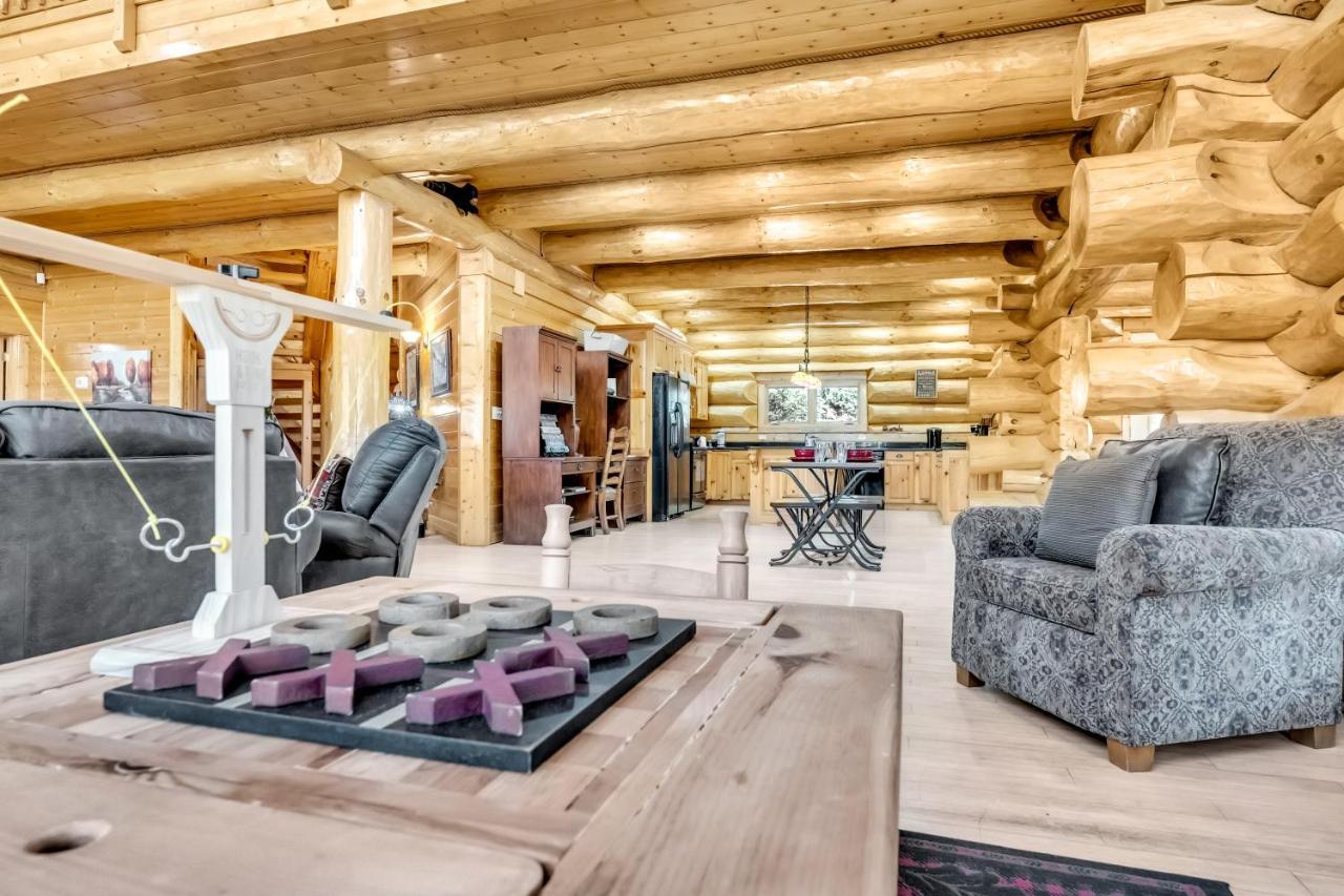 Holiday home Rippling Stream, Hot Tub, Pool Table, Wifi, 1089 Free Tickets Each Paid Day, Dollywood And Gatlinburg