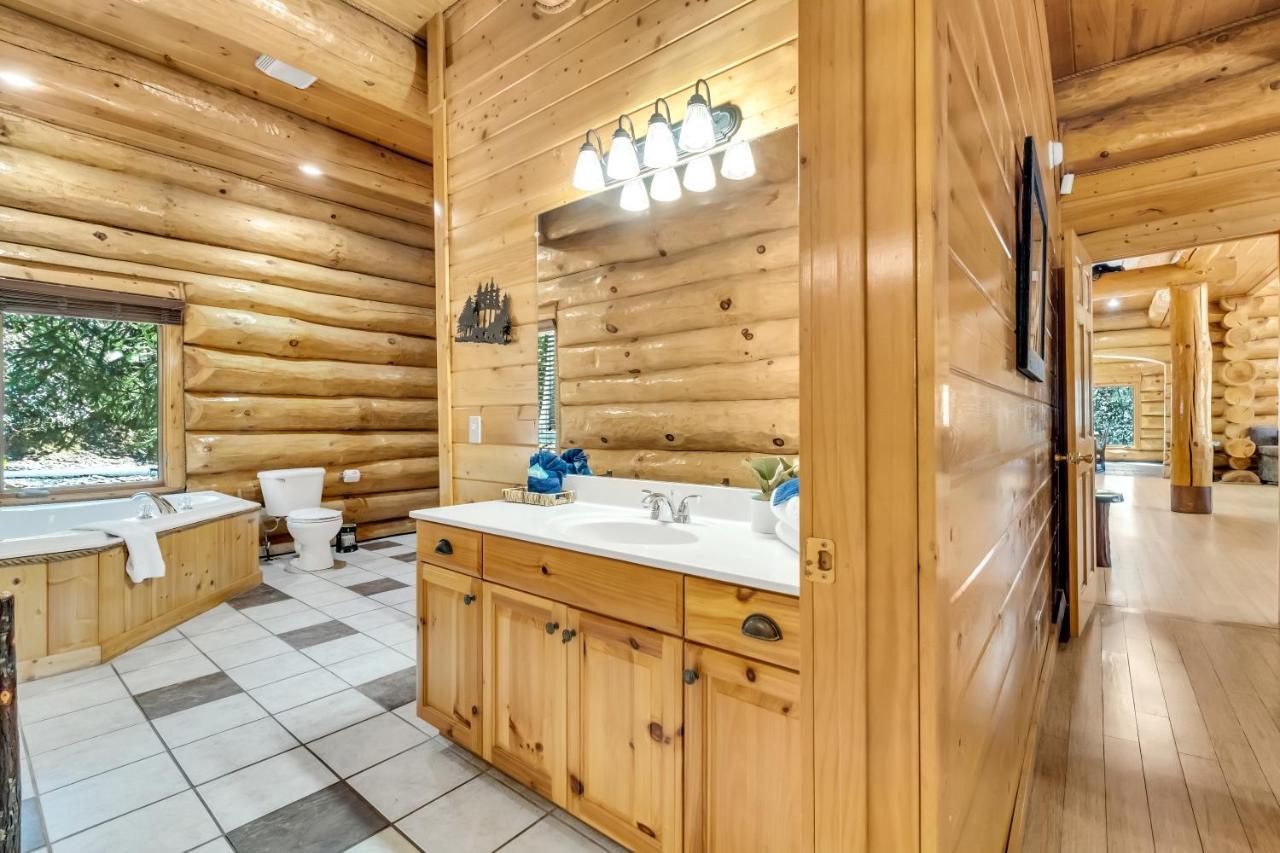 Rippling Stream, Hot Tub, Pool Table, Wifi, 1089 Free Tickets Each Paid Day, Dollywood And Gatlinburg
