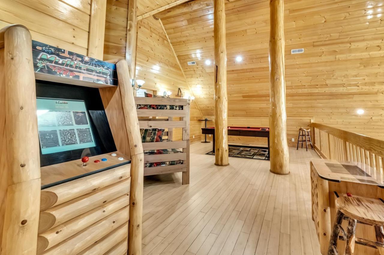 Rippling Stream, Hot Tub, Pool Table, Wifi, 1089 Free Tickets Each Paid Day, Dollywood And * Gatlinburg