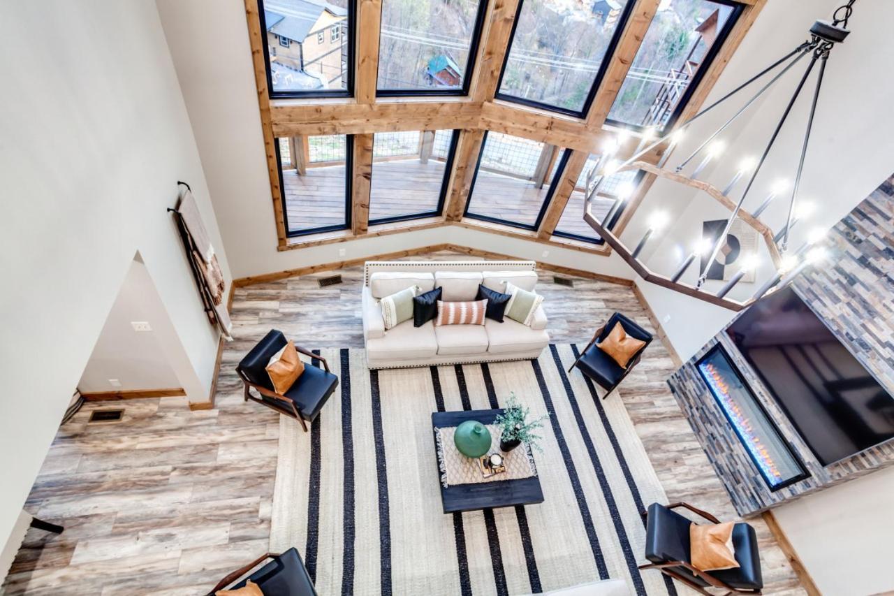 Piney Estate Hot Tub Game Theater Holiday home