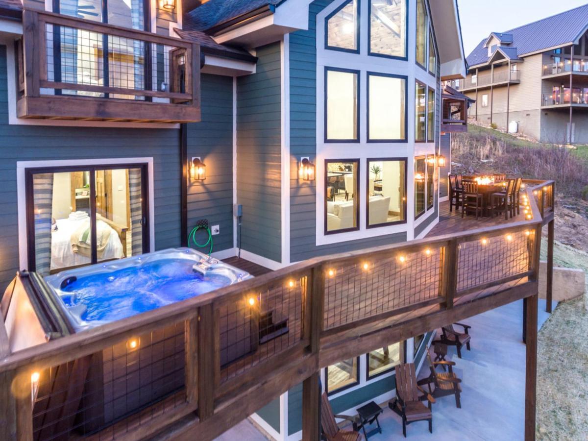Piney Estate Hot Tub Game Theater Holiday home *