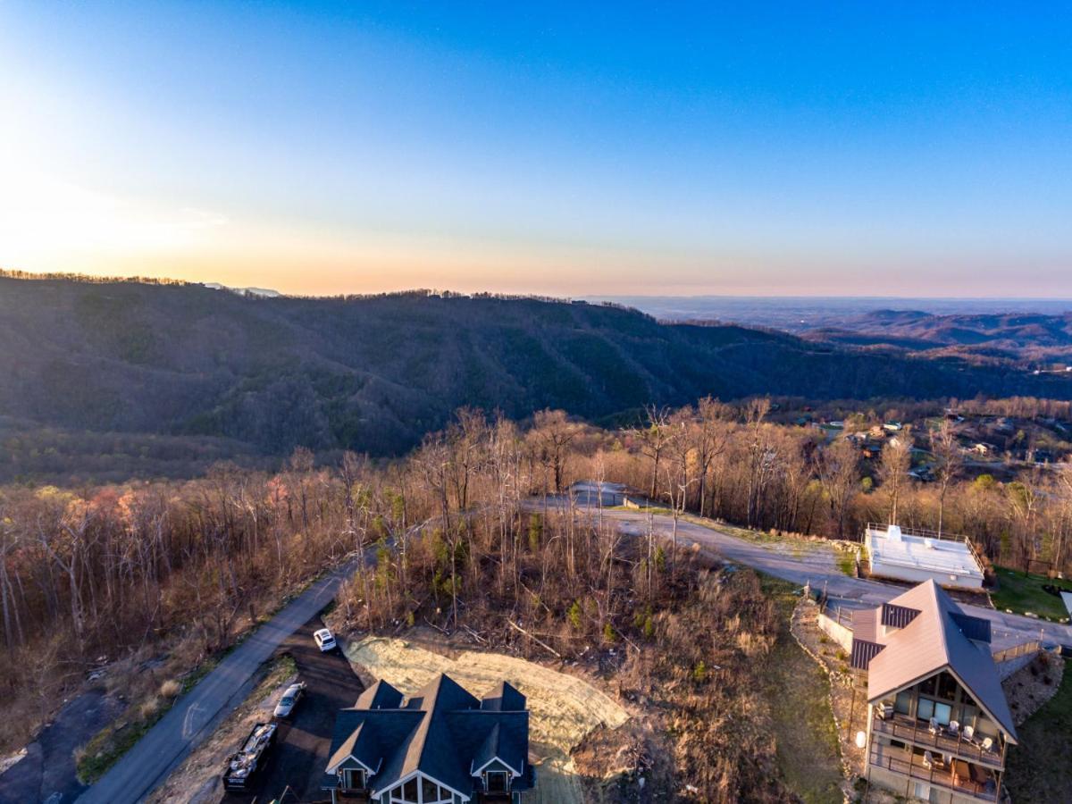 Piney Estate Hot Tub Game Theater Holiday home