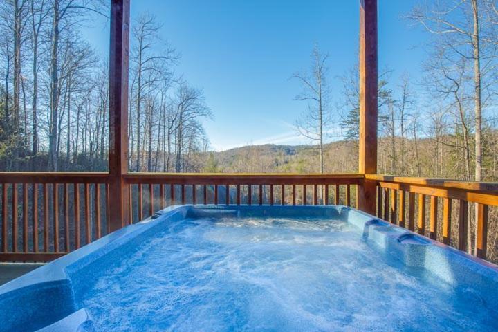 Apple Bear Gatlinburg