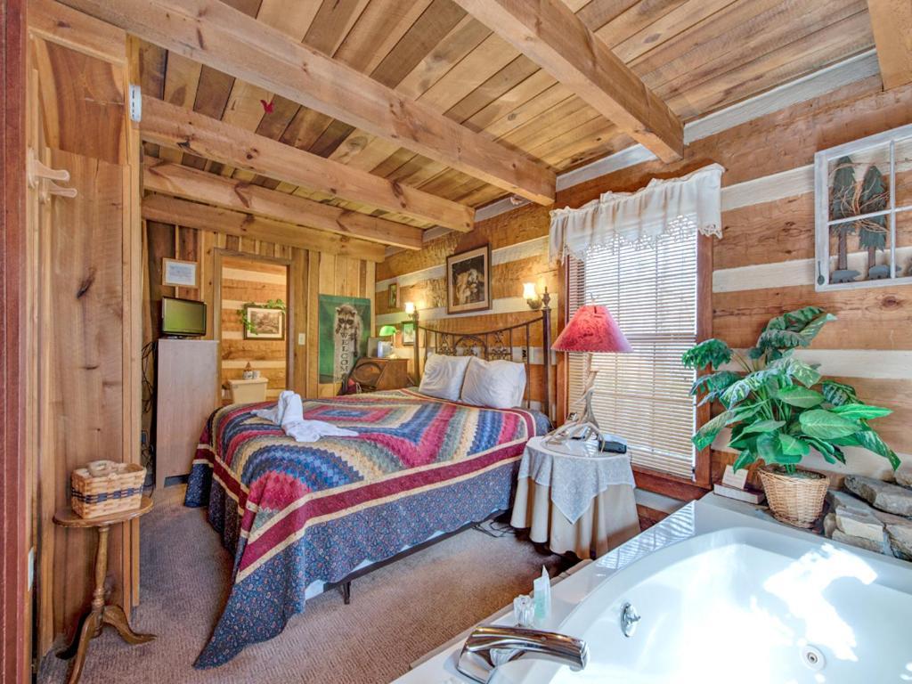 Fox Den Gatlinburg