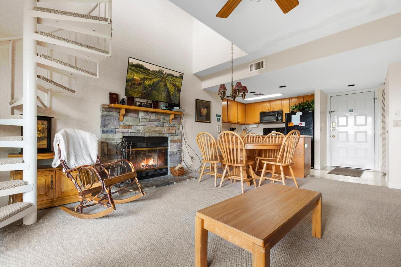 Apartment Deer Ridge Mountain D301 Gatlinburg