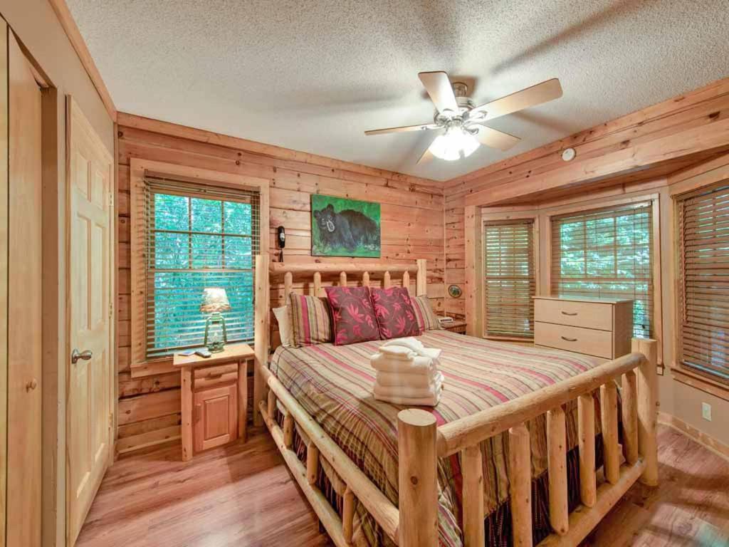 Magical Moments, 1 Bedroom, Sleeps 6, Arcade, Foosball, Walk To Pool *