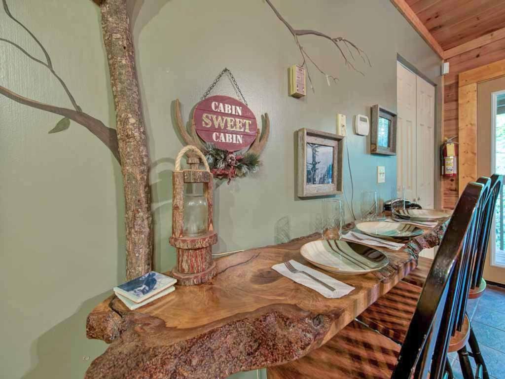 Magical Moments, 1 Bedroom, Sleeps 6, Arcade, Foosball, Walk To Pool Holiday home