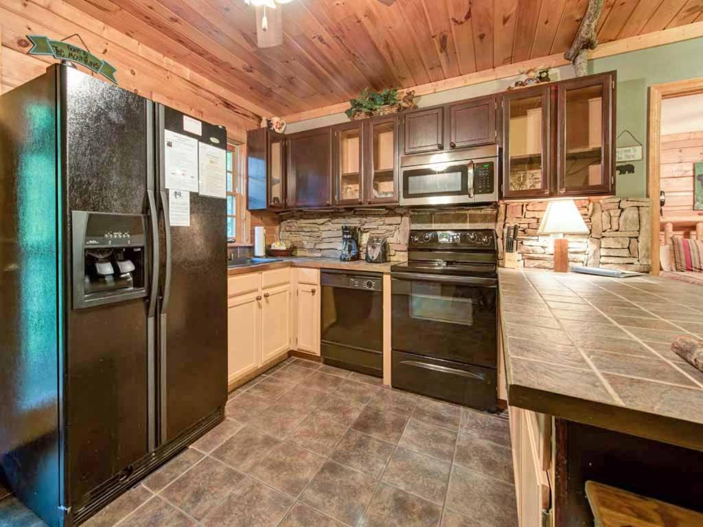 Magical Moments, 1 Bedroom, Sleeps 6, Arcade, Foosball, Walk To Pool *