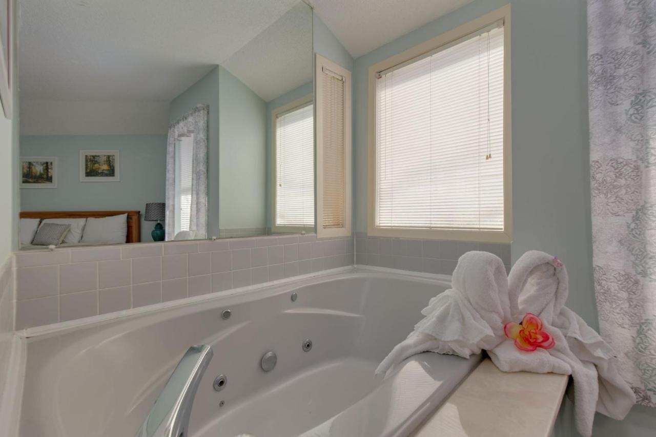 Holiday home Puppies Hollow, 2 Bedrooms, Pets, Wifi, Pool Access, Fireplace, Sleeps 4 *