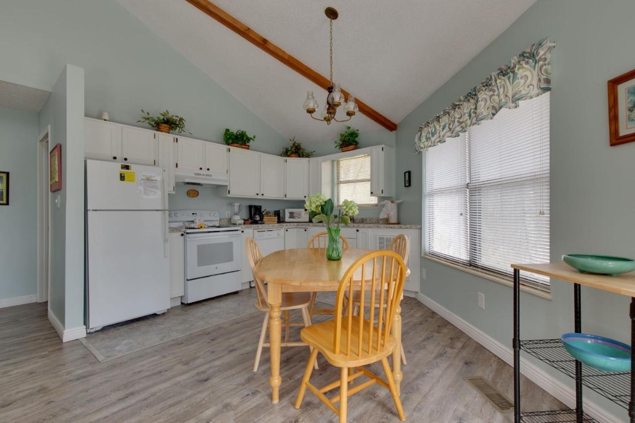 Puppies Hollow, 2 Bedrooms, Pets, Wifi, Pool Access, Fireplace, Sleeps 4 * Gatlinburg