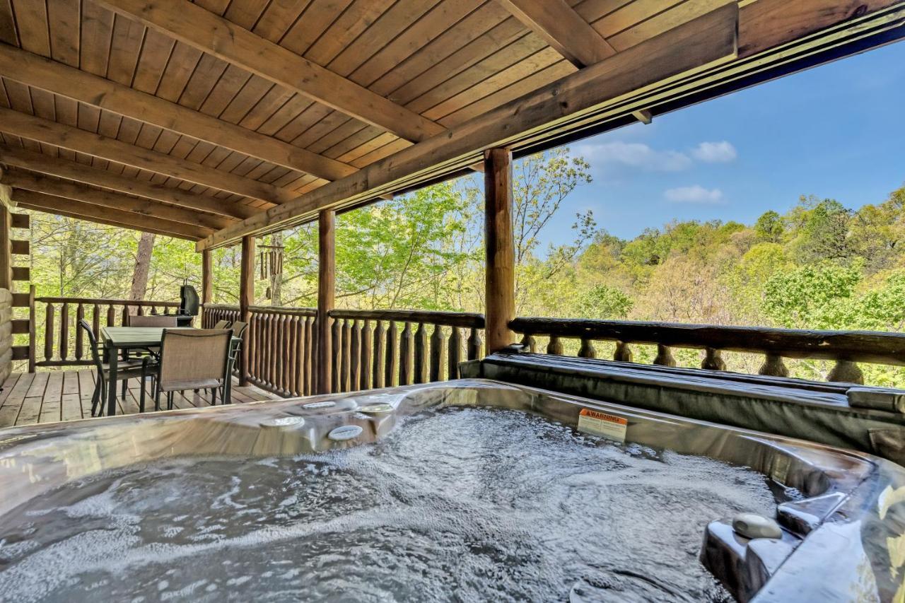 Bucky's Bungalow, Hot Tub, 1089 Of Free Attraction Tickets For Each Paid Day, Dollywood And More!