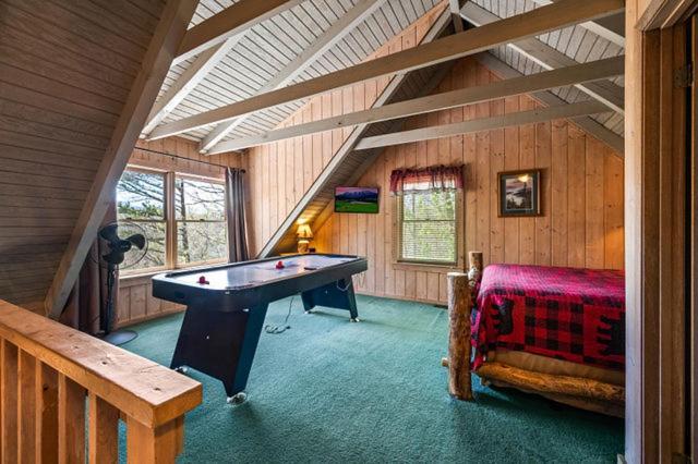 Ridgecrest * Gatlinburg