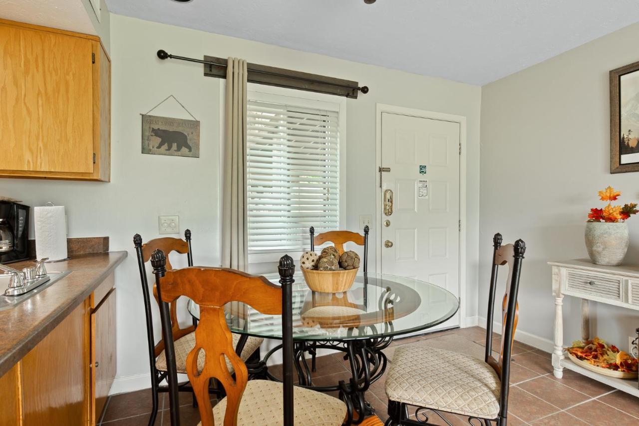 Deer Ridge Mountain C102 Apartment Gatlinburg