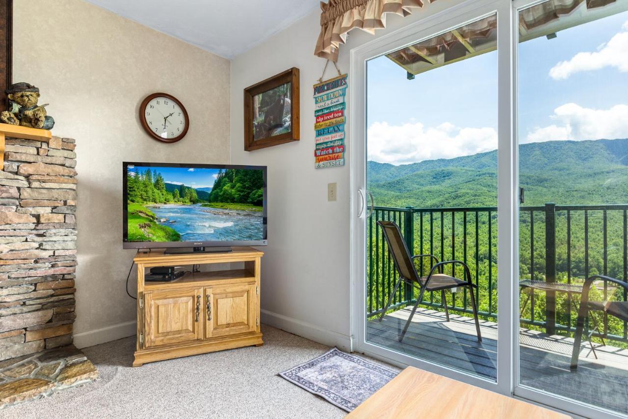 Deer Ridge Mountain C202 * Gatlinburg