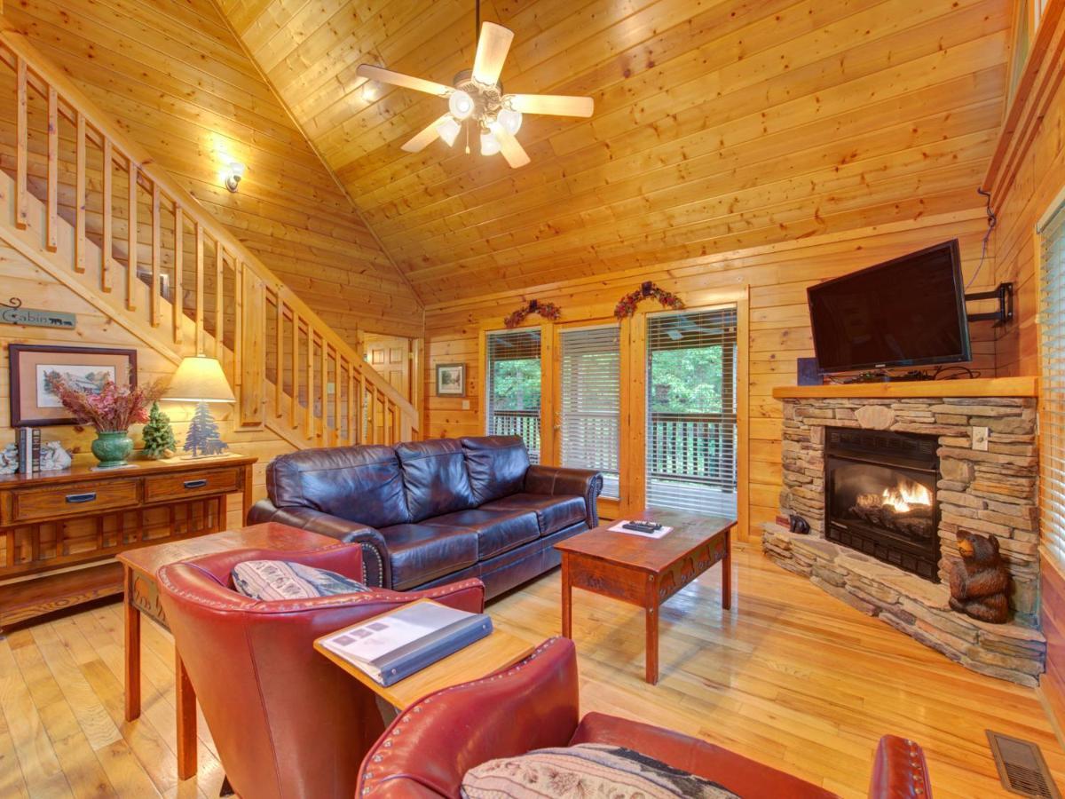 Holiday home Bear's Corner, 3 Bedrooms, Wifi, Pool Table, Hot Tub, Wifi, Sleeps 10