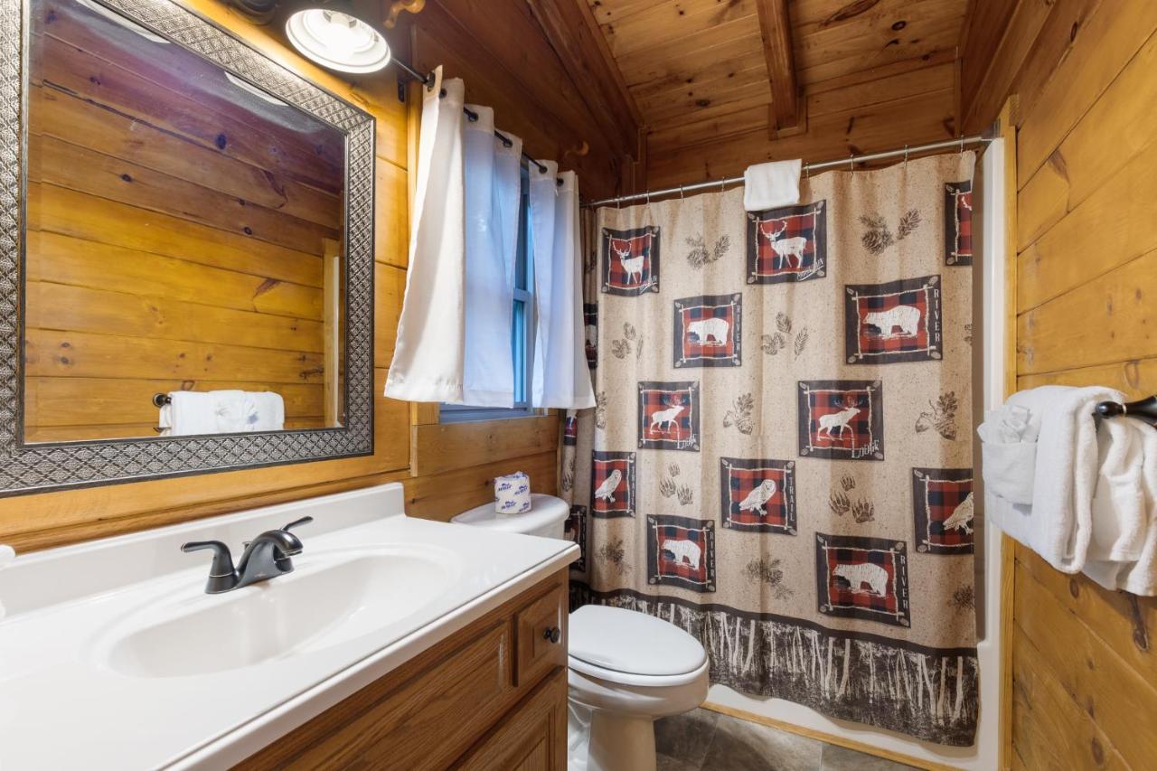 Cozy Bear * Gatlinburg