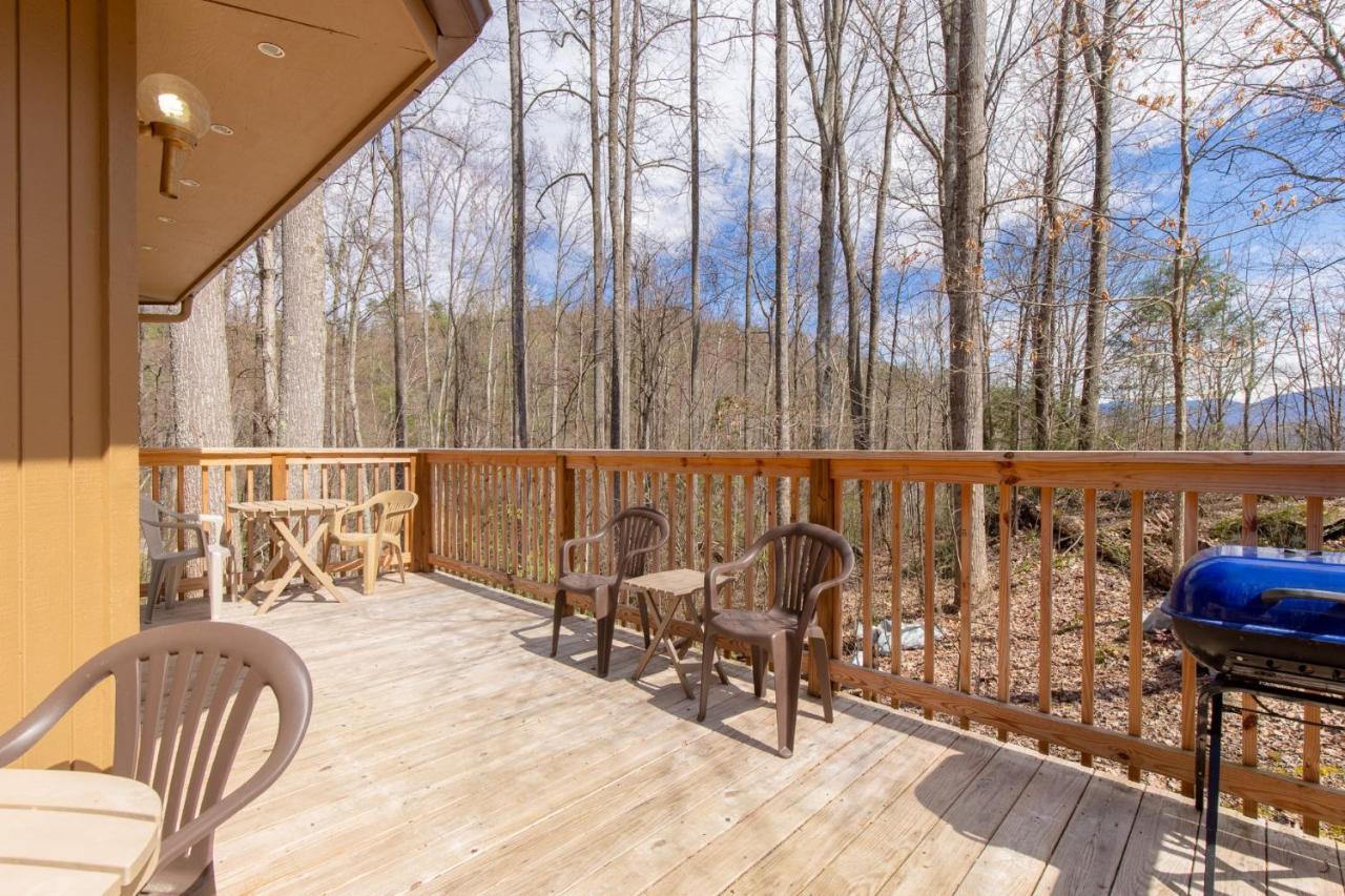 Holiday home Puppies Hollow, 2 Bedrooms, Pets, Wifi, Pool Access, Fireplace, Sleeps 4 *