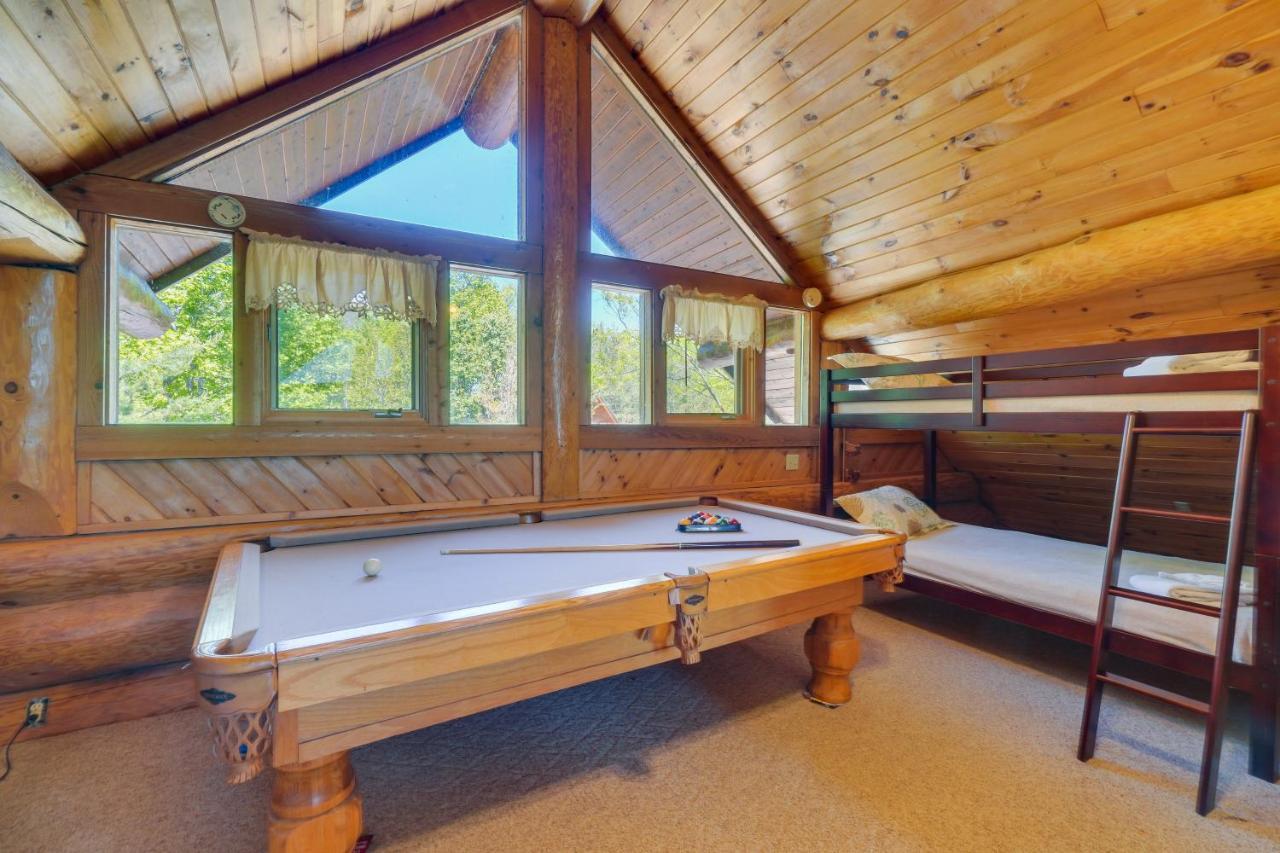 Holiday home Smoky Mountain Vacation With Hot Tub!