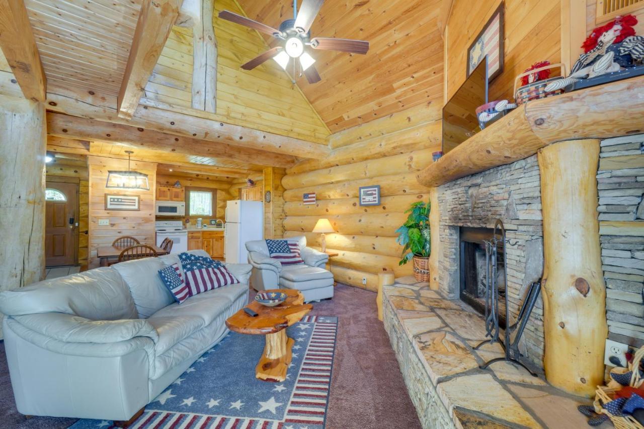 Holiday home Idyllic With Hot Tub And Balcony! Gatlinburg