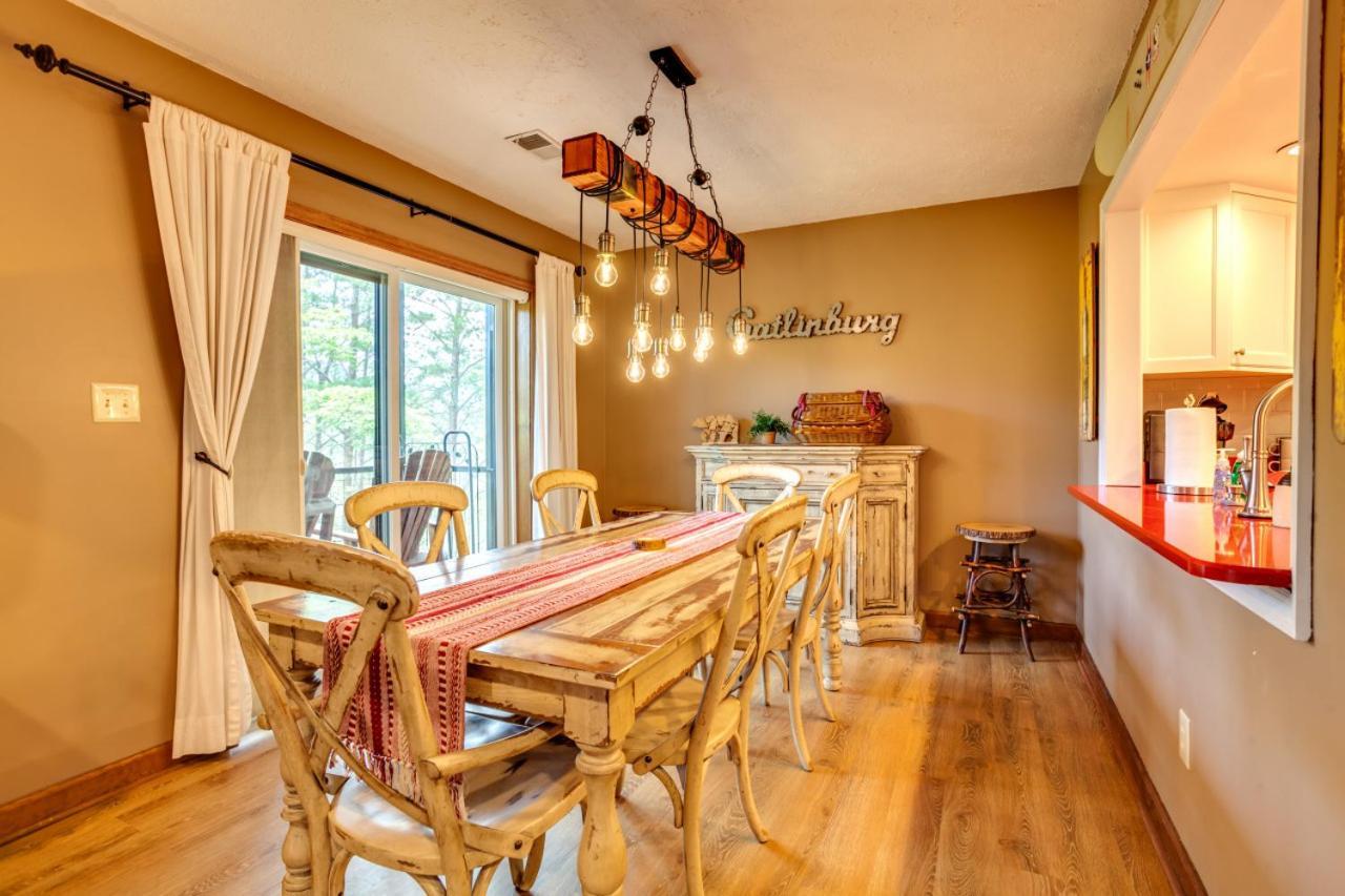 Holiday home Serene Escape View Games Community Pools Gatlinburg