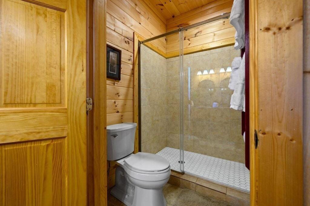 Holiday home Serenity Summit With Amazing Mountain Views, Indoor Pool, Fire Pit And Hot Tub Gatlinburg