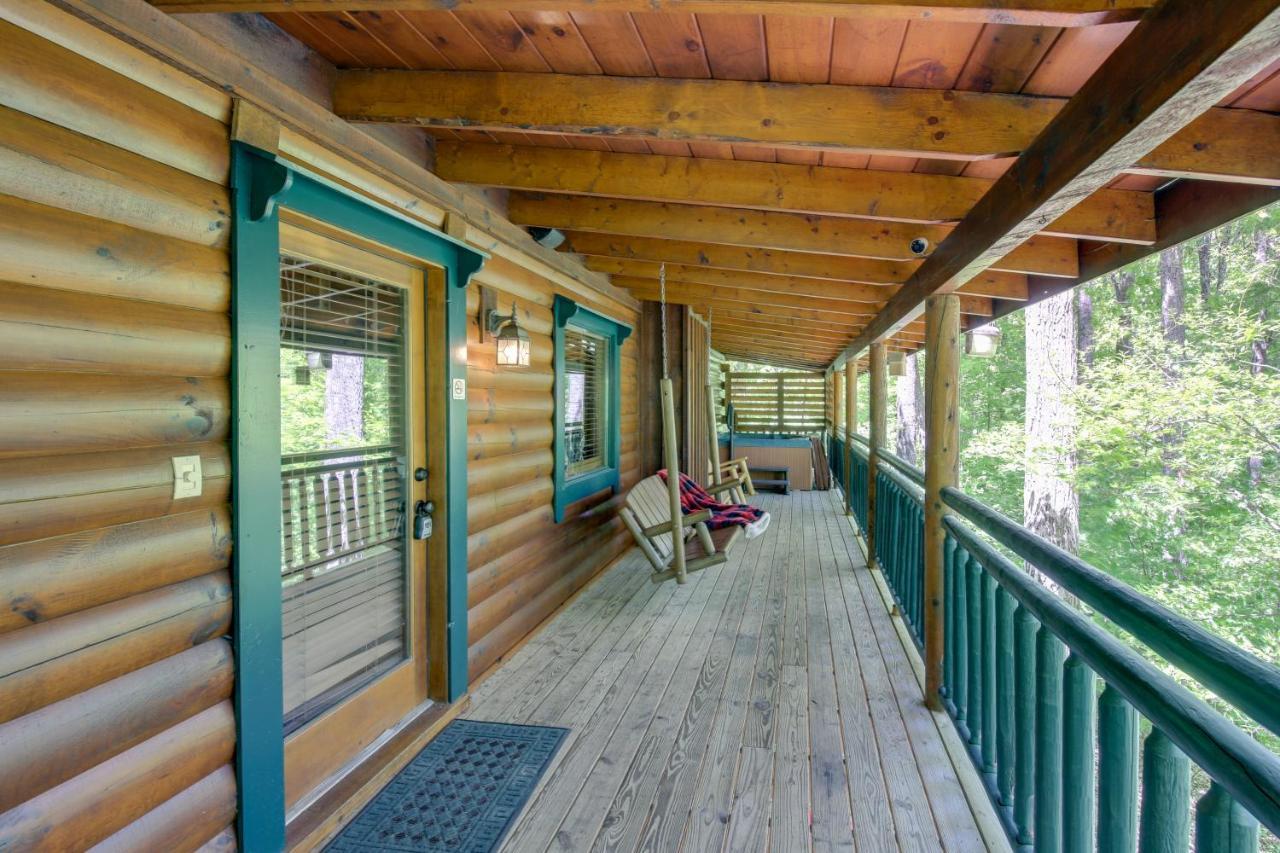 Holiday home Family Cabin With Private Hot Tub And Deck!