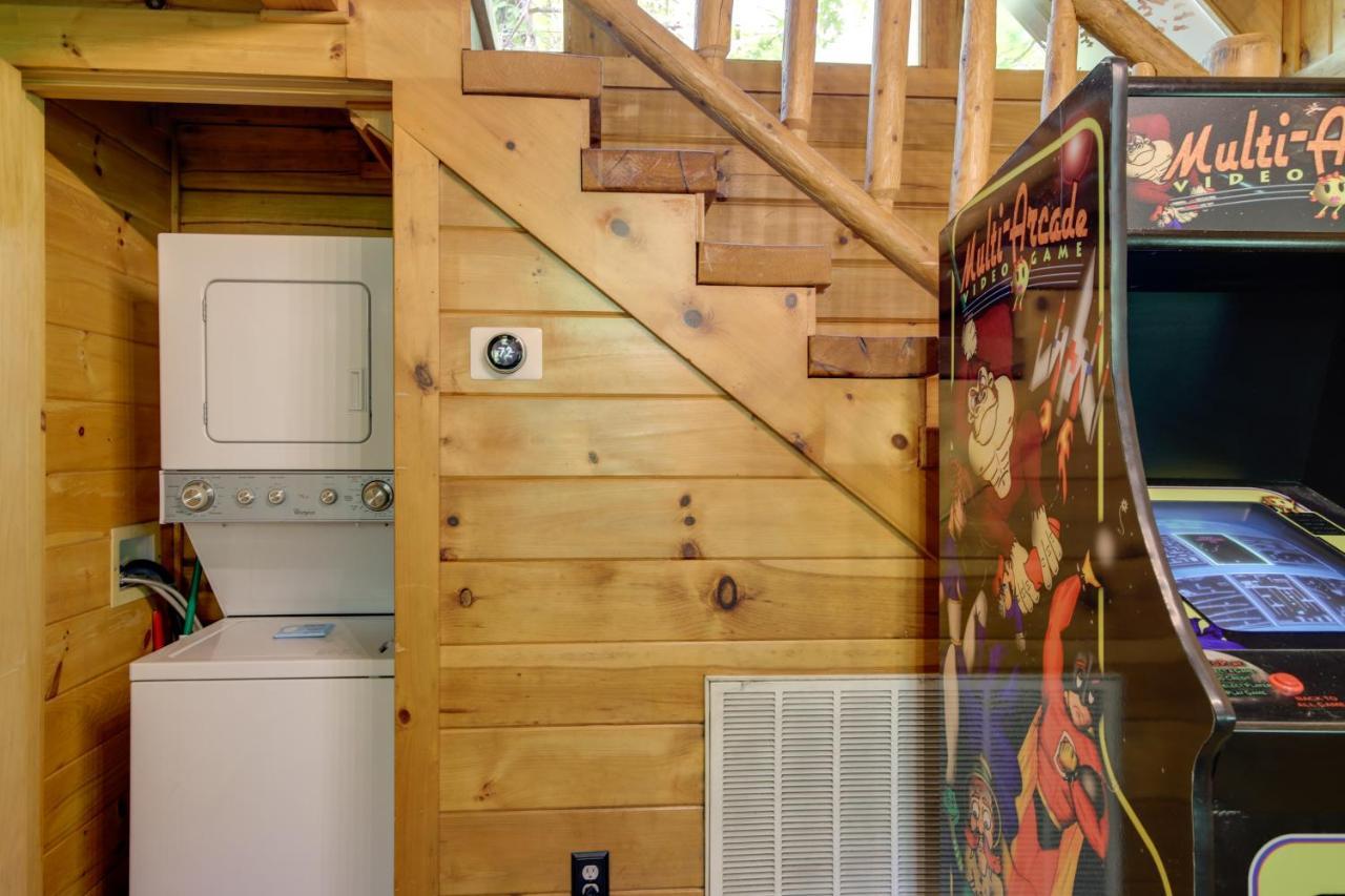 Family Cabin With Private Hot Tub And Deck! Gatlinburg