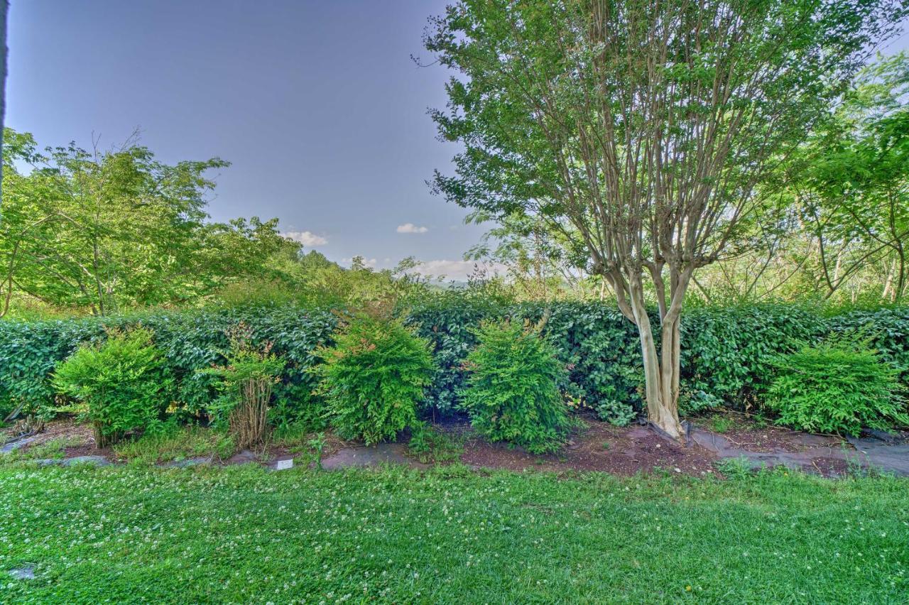 With Mountain Views And Pool Access