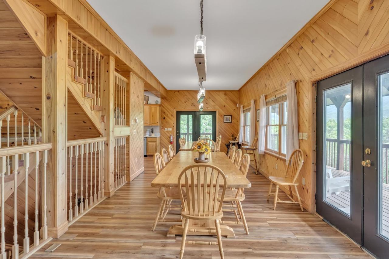 Holiday home Eight-bedroom House