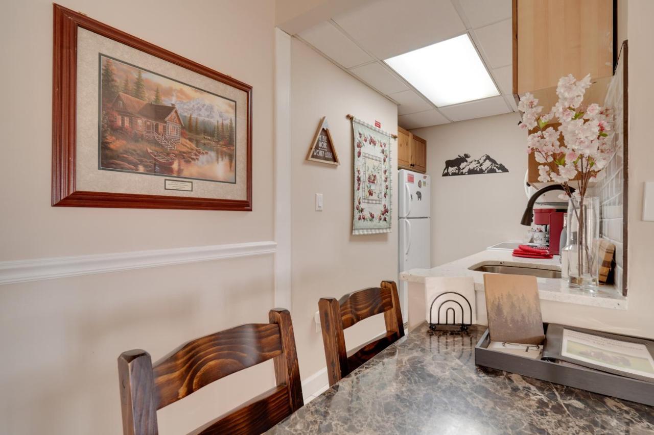 With Mountain Views And Pool Access