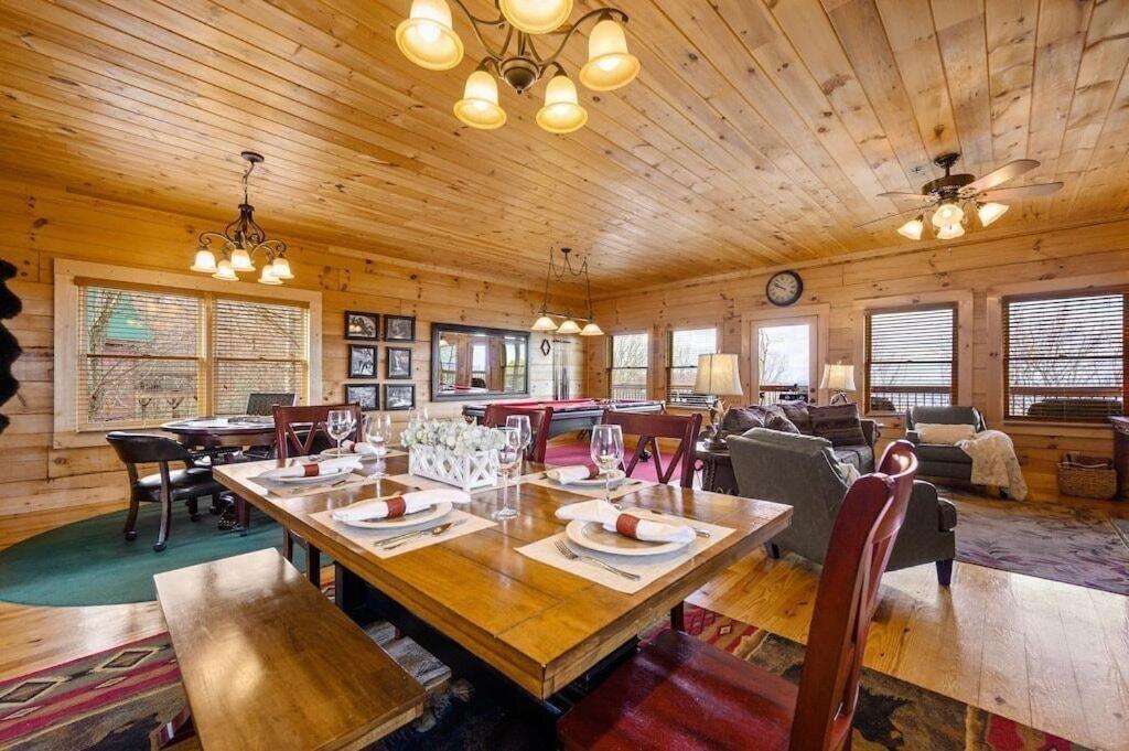 Serenity Summit With Amazing Mountain Views, Indoor Pool, Fire Pit And Hot Tub *