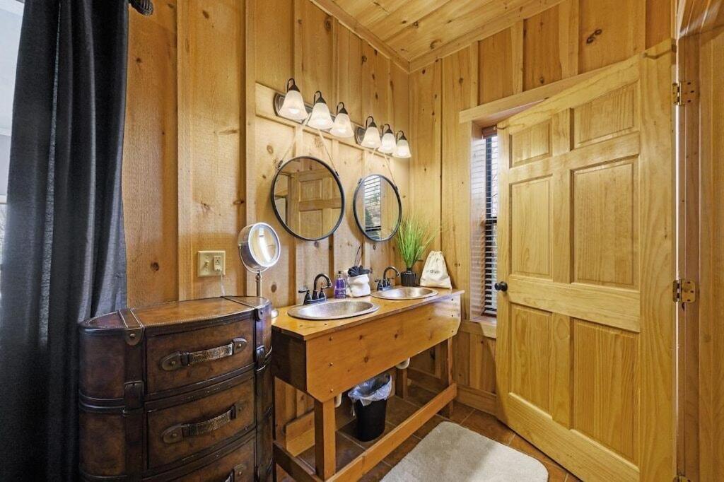 Holiday home Serenity Summit With Amazing Mountain Views, Indoor Pool, Fire Pit And Hot Tub *