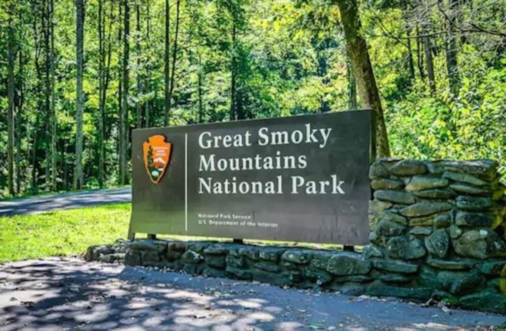 Serenity Summit With Amazing Mountain Views, Indoor Pool, Fire Pit And Hot Tub Holiday home Gatlinburg