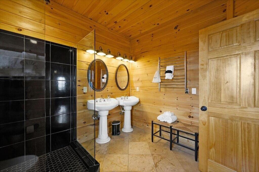 Serenity Summit With Amazing Mountain Views, Indoor Pool, Fire Pit And Hot Tub *