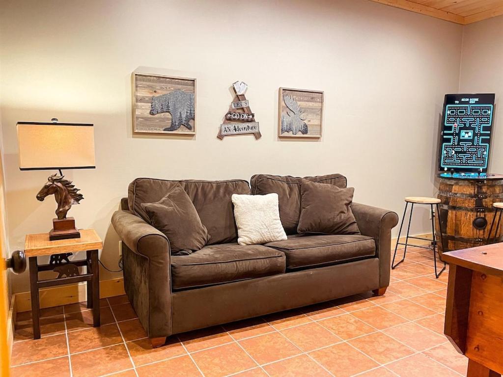 Serenity Summit With Amazing Mountain Views, Indoor Pool, Fire Pit And Hot Tub Holiday home *