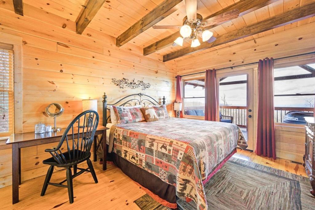 Serenity Summit With Amazing Mountain Views, Indoor Pool, Fire Pit And Hot Tub Gatlinburg
