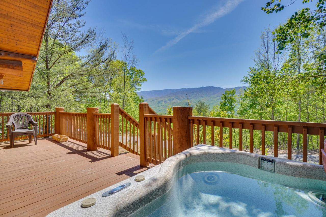 Idyllic With Hot Tub And Balcony!