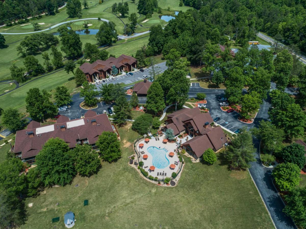 Serene Escape View Games Community Pools Gatlinburg