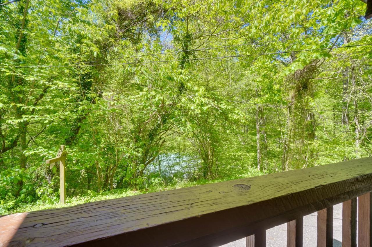 With Hot Tub About 6 Mi To Downtown! Gatlinburg
