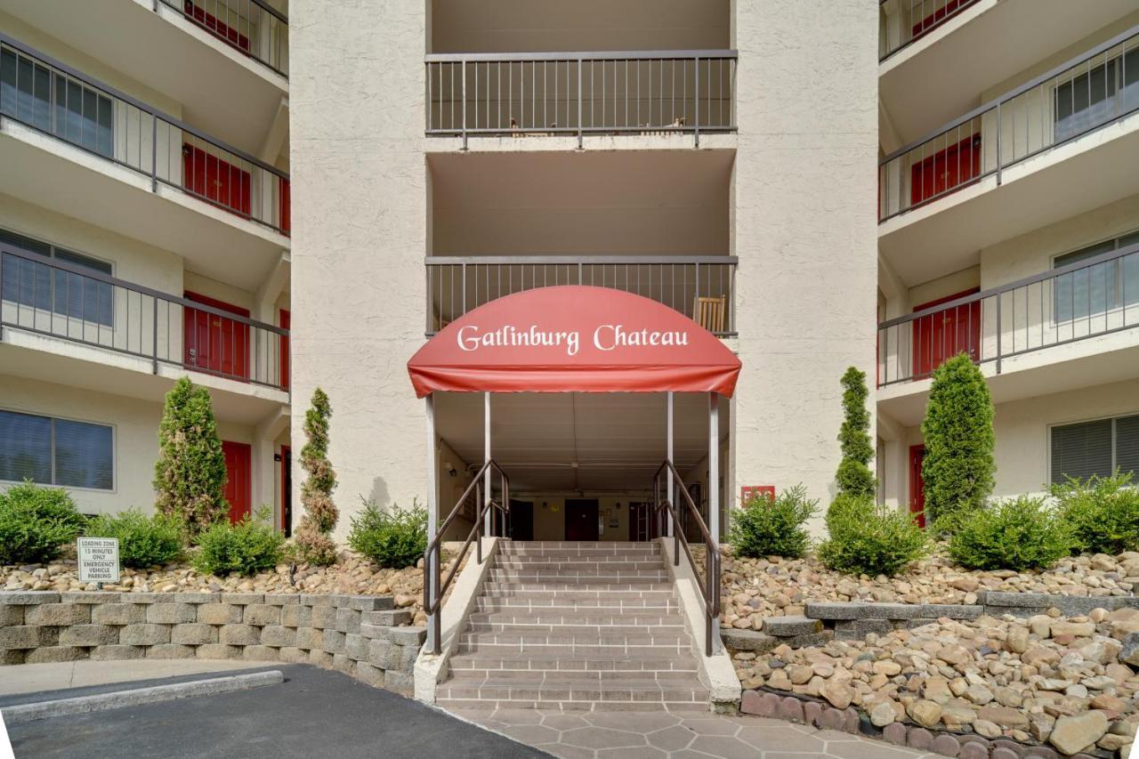 With Mountain Views And Pool Access