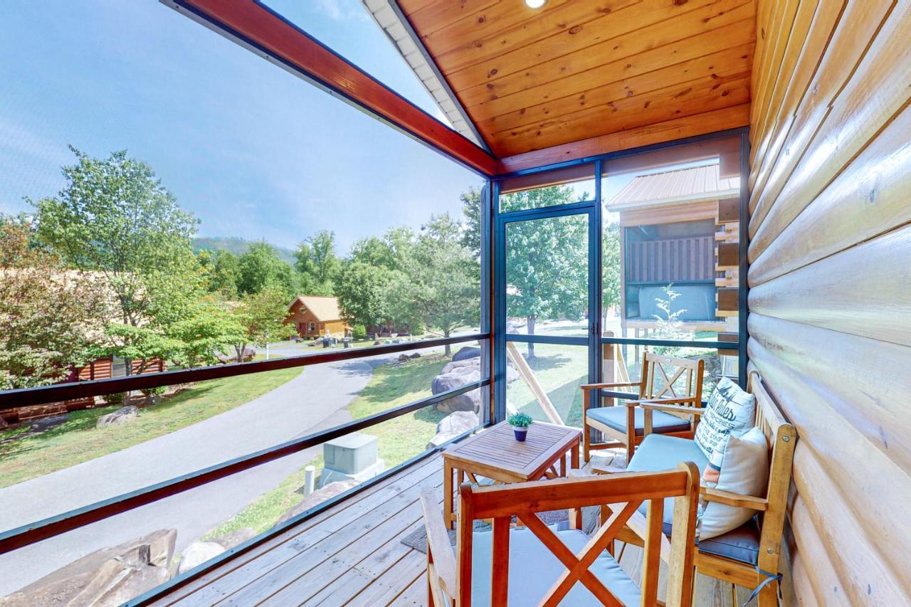 White Oak Haven * Gatlinburg