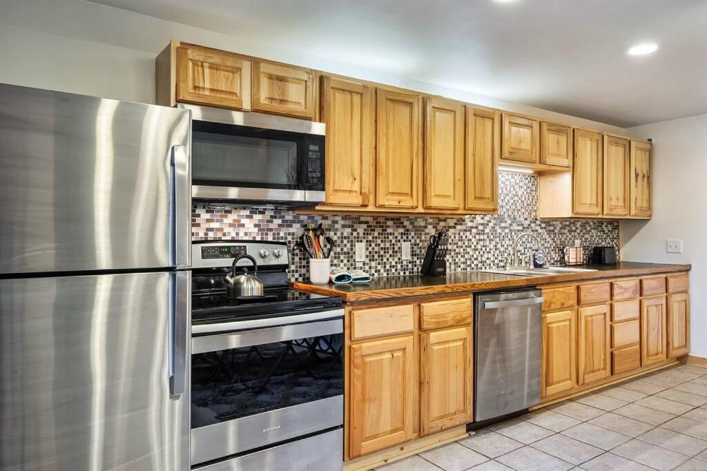 Holiday home Secluded Mtn View New! 10 Mins To Or Park Gatlinburg