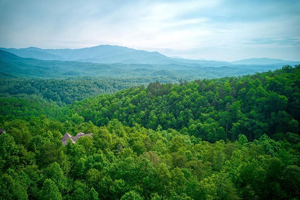 Rippling Stream, Hot Tub, Pool Table, Wifi, 1089 Free Tickets Each Paid Day, Dollywood And *